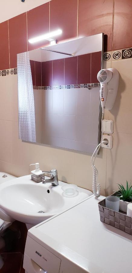 Michalis, 2-Bedroom Apartment In Saranda Exteriör bild