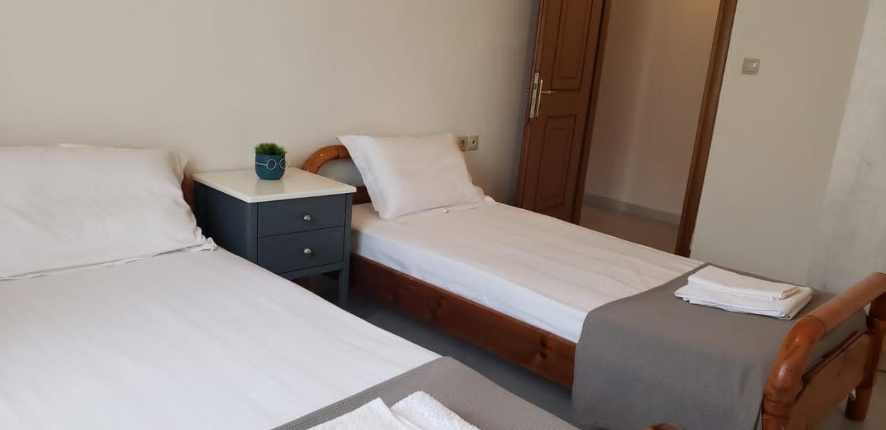 Michalis, 2-Bedroom Apartment In Saranda Exteriör bild