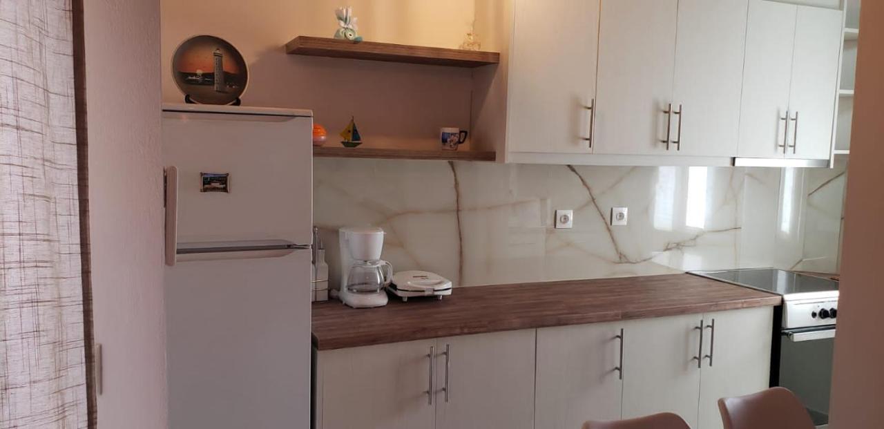 Michalis, 2-Bedroom Apartment In Saranda Exteriör bild